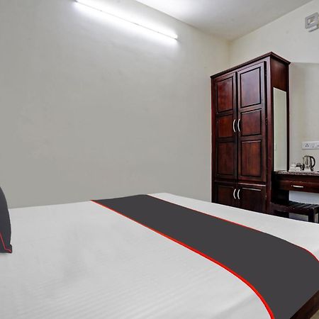 Collection O White House Pearl Hotell Kochi Exteriör bild