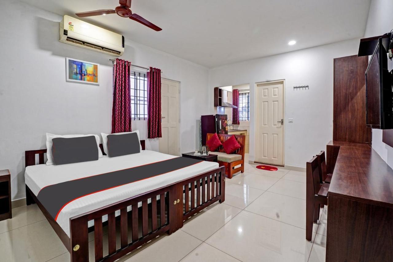 Collection O White House Pearl Hotell Kochi Exteriör bild