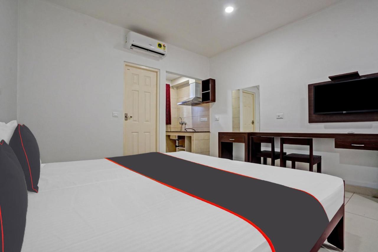 Collection O White House Pearl Hotell Kochi Exteriör bild