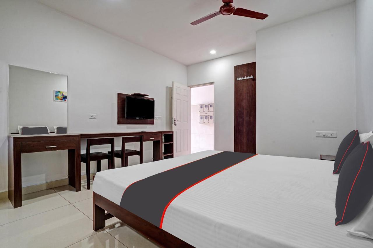 Collection O White House Pearl Hotell Kochi Exteriör bild