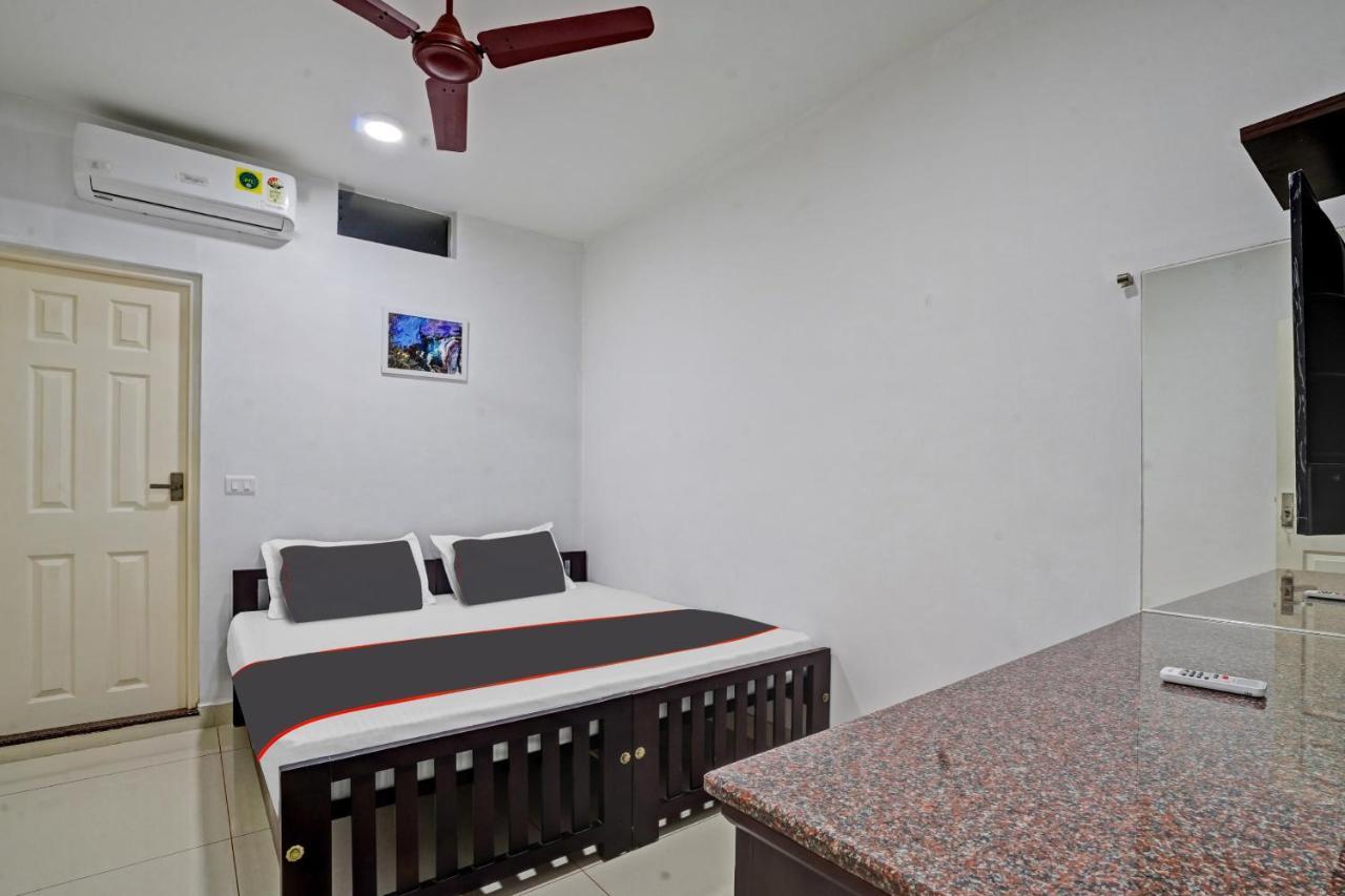 Collection O White House Pearl Hotell Kochi Exteriör bild