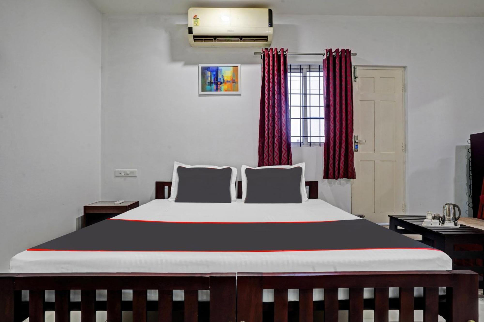 Collection O White House Pearl Hotell Kochi Exteriör bild